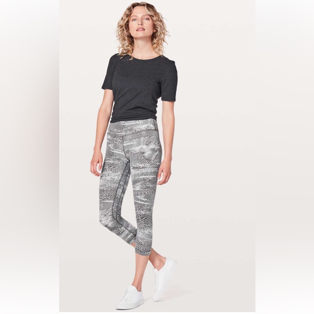 Lululemon Align Crop 21” Size 8